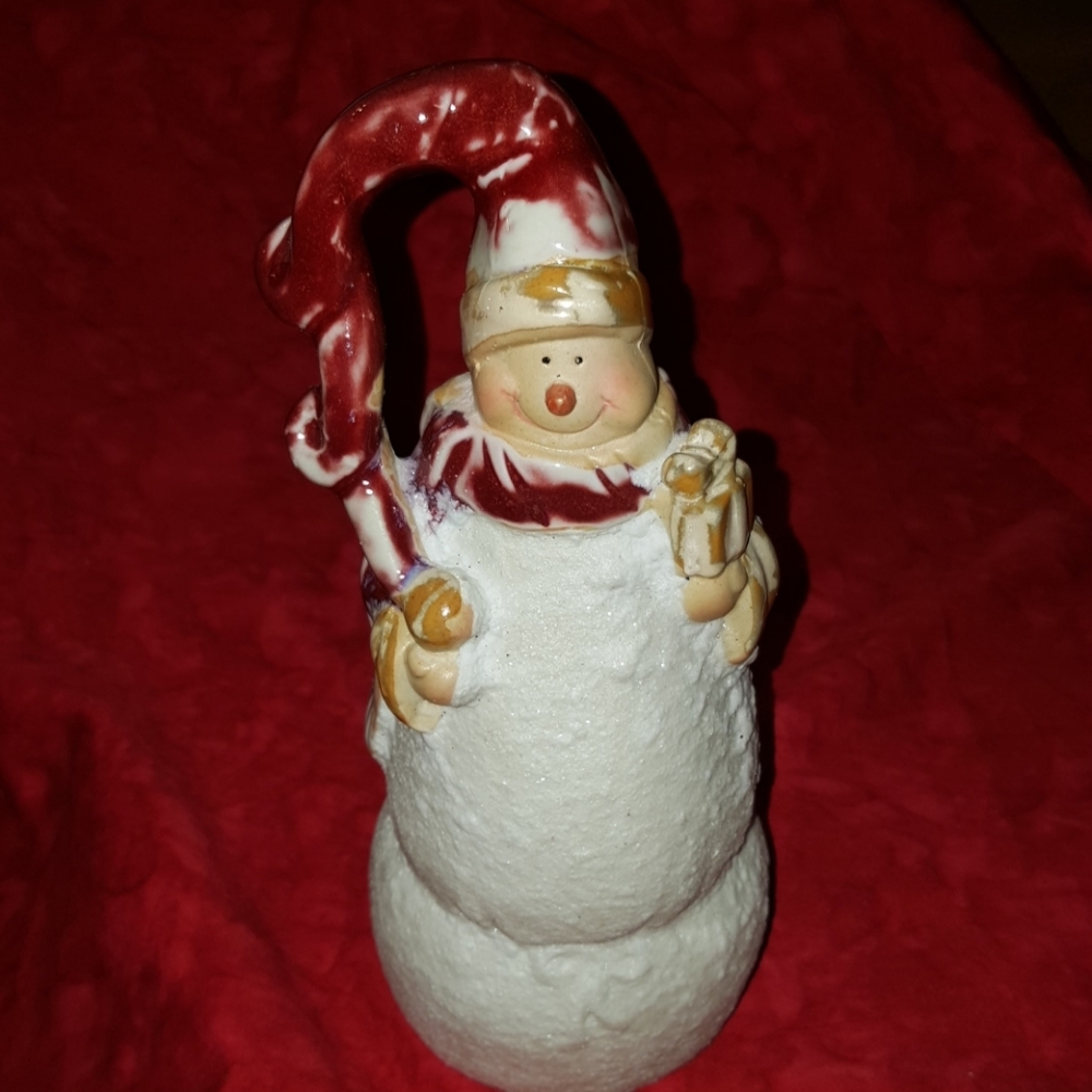 SNOWMAN figurine 8 inch . Nice pottery piece